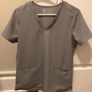 ❤️ FIGS scrub top